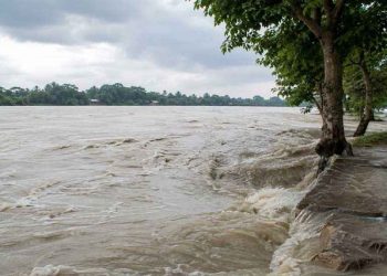 বিপৎসীমার ১৩ সেন্টিমিটার ওপর দিয়ে বইছে তিস্তার পানি