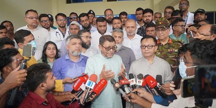 সরকারি হাসপাতাল দালালমুক্ত করার ঘোষণা স্বাস্থ্যমন্ত্রীর
