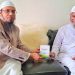 জাকির নায়েককে বই উপহার দিলেন শায়খ আহমাদুল্লাহ
