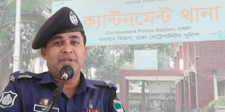 অডিও ভাইরাল: ক্যান্টনমেন্ট থানার সেই ওসি ডিবি হেফাজতে