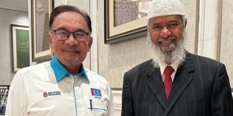 জাকির নায়েকের প্রত্যর্পণ নিয়ে যা জানালেন মালয়েশিয়ার প্রধানমন্ত্রী