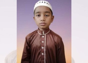 মাত্র ১২ মাসে পবিত্র কোরআন মুখস্থ করল তাহমিদুল ইসলাম