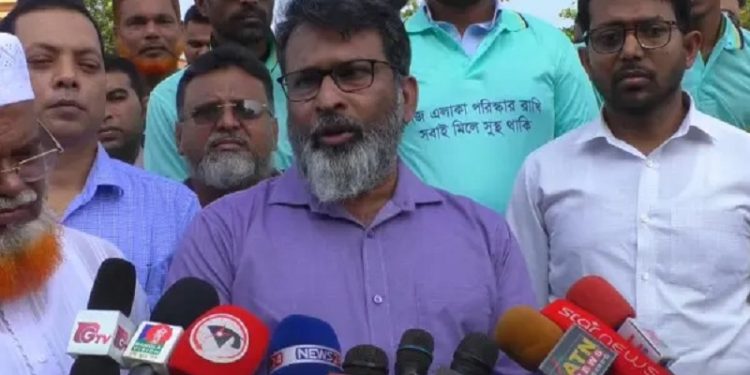 ‘এডিস মশা আগে দিনে কামড়ালেও বেয়াদবগুলো এখন রাতেও কামড়াচ্ছে’