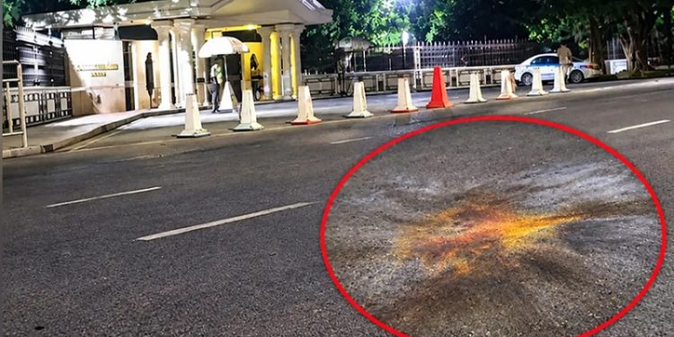মধ্যরাতে প্রধানমন্ত্রীর কার্যালয়ের সামনে ককটেল বিস্ফোরণ