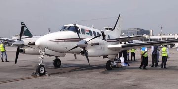 আকাশে দরজা খুলে গেল এয়ার অ্যাম্বুলেন্সের, ঢাকায় জরুরি অবতরণ, রোগীর মৃত্যু