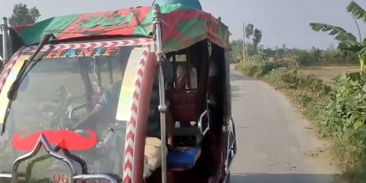 শেখ হাসিনার দেশে ফেরা নিয়ে মাইকিং, দুজনকে আটক করেছে পুলিশ