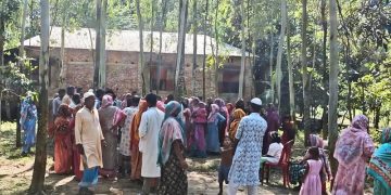 সম্পত্তির ভাগ না পেয়ে বাবার জানাজা আটকে দিলেন মেয়ে