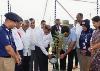 ময়লার ভাগাড় থেকে দৃষ্টিনন্দন বাগান, ডিসি ফরিদার উদ্যোগের প্রশংসা প্রধানমন্ত্রীর